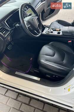 Седан Ford Fusion 2018 в 