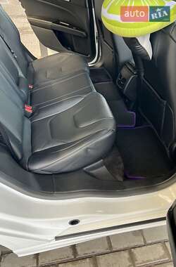 Седан Ford Fusion 2018 в 
