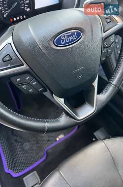 Седан Ford Fusion 2018 в 