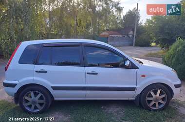 Хэтчбек Ford Fusion 2010 в 