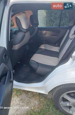 Хэтчбек Ford Fusion 2010 в 