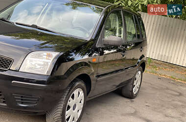 Хэтчбек Ford Fusion 2005 в 