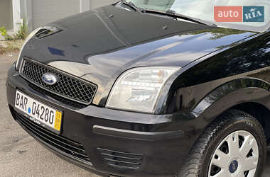 Хэтчбек Ford Fusion 2005 в 