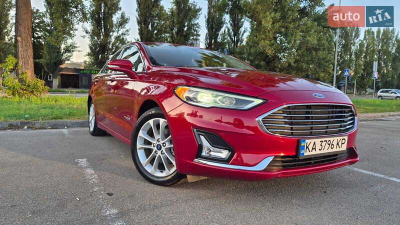 Седан Ford Fusion 2019 в Києві