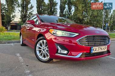 Седан Ford Fusion 2019 в 