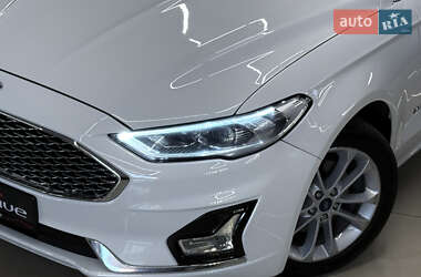 Седан Ford Fusion 2019 в 