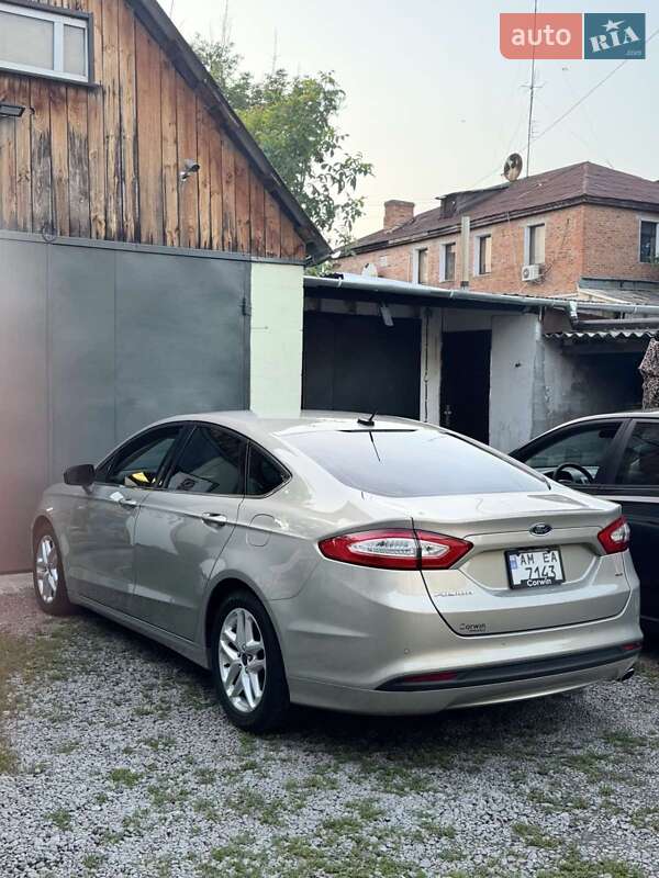 Седан Ford Fusion 2015 в Житомирі