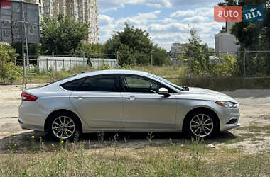 Седан Ford Fusion 2017 в 