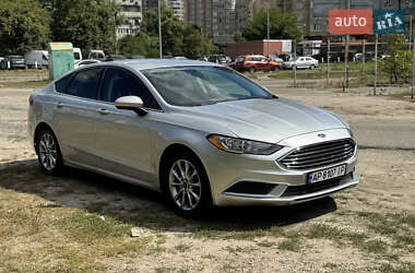 Седан Ford Fusion 2017 в 