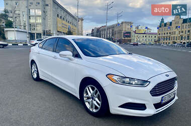 Седан Ford Fusion 2013 в 