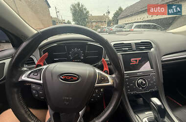 Седан Ford Fusion 2013 в 