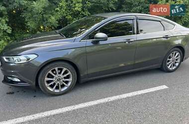 Седан Ford Fusion 2016 в 
