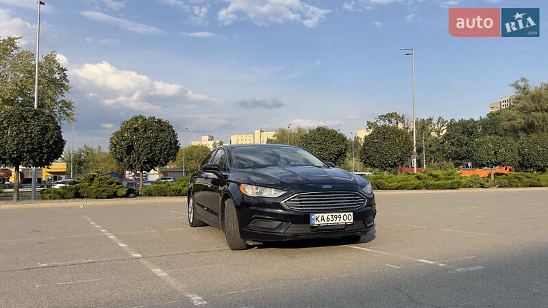 Седан Ford Fusion 2017 в 