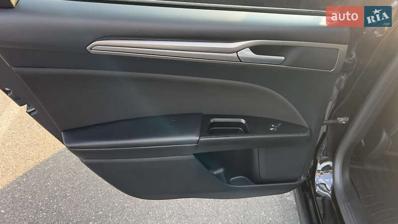 Седан Ford Fusion 2017 в Киеве фото 27 Седан Ford Fusion 2017 в Киеве