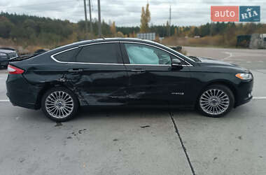 Седан Ford Fusion 2013 в 