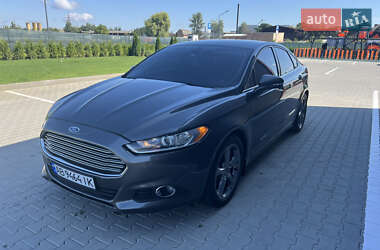 Седан Ford Fusion 2015 в 