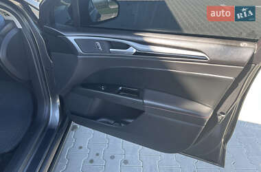 Седан Ford Fusion 2015 в 