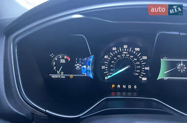 Седан Ford Fusion 2015 в 