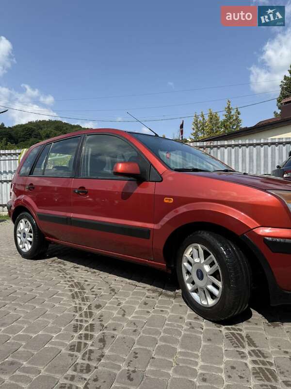 Хэтчбек Ford Fusion 2008 в 