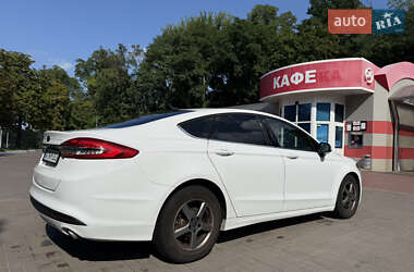 Седан Ford Fusion 2017 в 