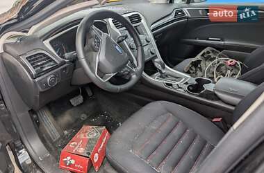 Седан Ford Fusion 2016 в 