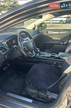 Седан Ford Fusion 2012 в 