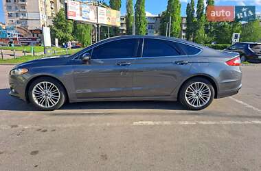 Седан Ford Fusion 2015 в 
