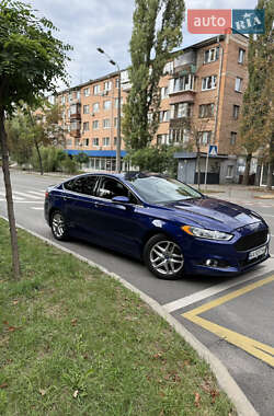 Седан Ford Fusion 2015 в 