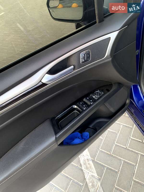 Седан Ford Fusion 2016 в Олександрії