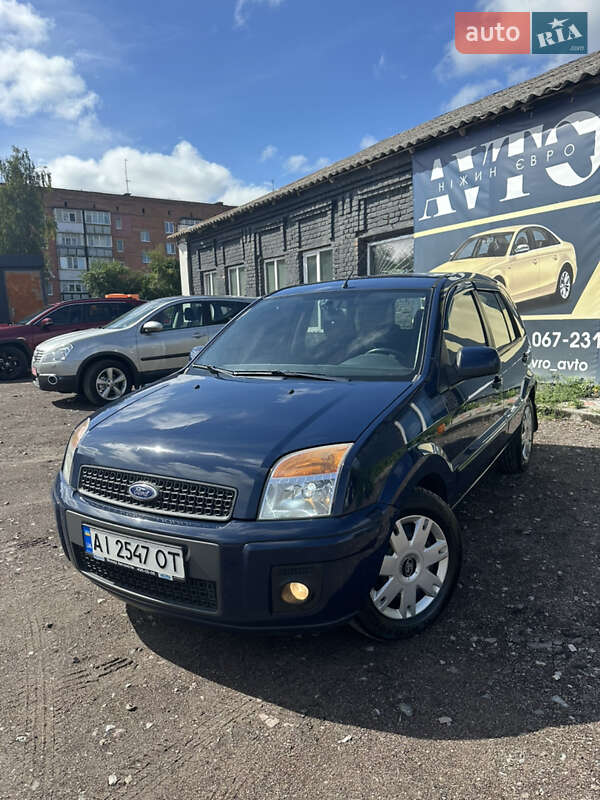 Хэтчбек Ford Fusion 2010 в 