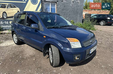 Хэтчбек Ford Fusion 2010 в 