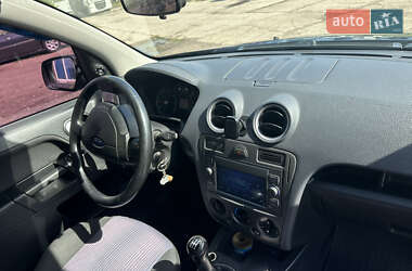 Хэтчбек Ford Fusion 2010 в 