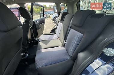Хэтчбек Ford Fusion 2010 в 
