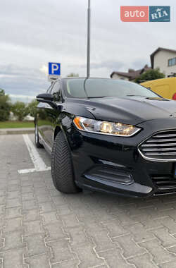 Седан Ford Fusion 2014 в 