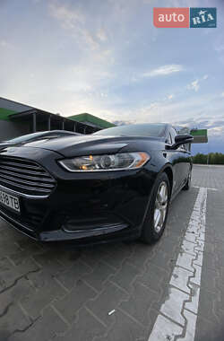 Седан Ford Fusion 2014 в 