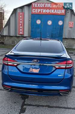 Седан Ford Fusion 2017 в 