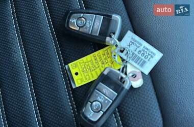 Седан Ford Fusion 2017 в 