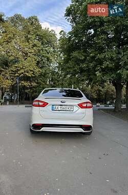 Седан Ford Fusion 2014 в 