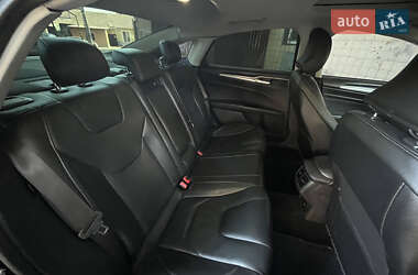 Седан Ford Fusion 2015 в 