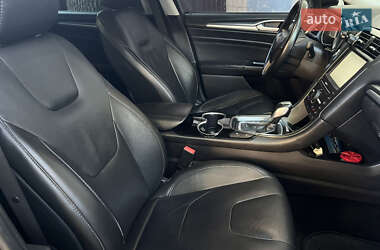 Седан Ford Fusion 2015 в 