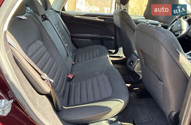 Седан Ford Fusion 2018 в 