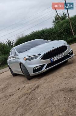 Седан Ford Fusion 2016 в 