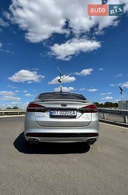 Седан Ford Fusion 2016 в Широком