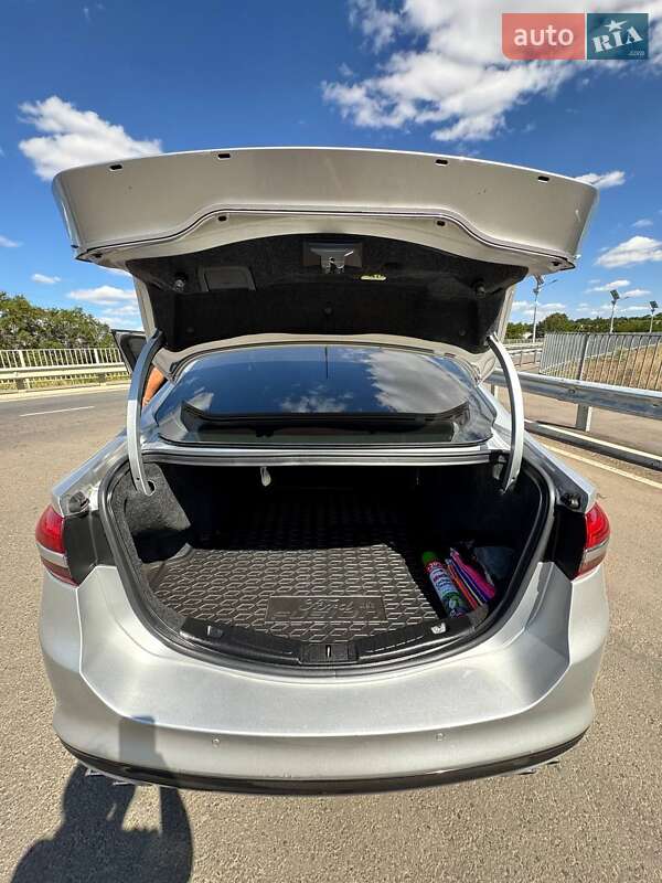 Седан Ford Fusion 2016 в Херсоні