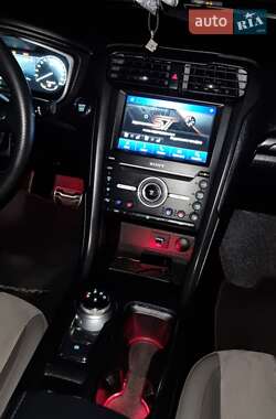 Седан Ford Fusion 2016 в Широком