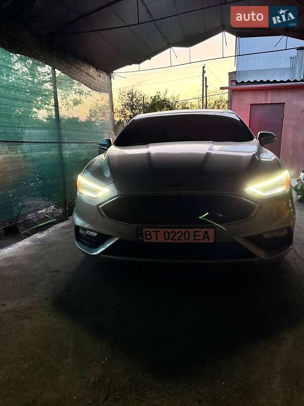 Седан Ford Fusion 2016 в Херсоні