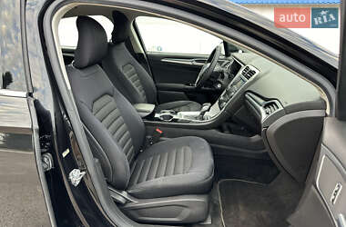 Седан Ford Fusion 2013 в 
