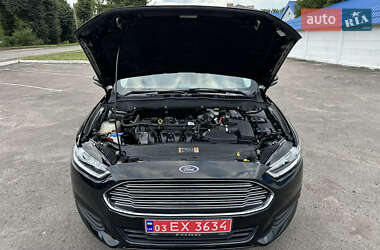 Седан Ford Fusion 2013 в 