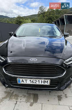 Седан Ford Fusion 2016 в Яремче