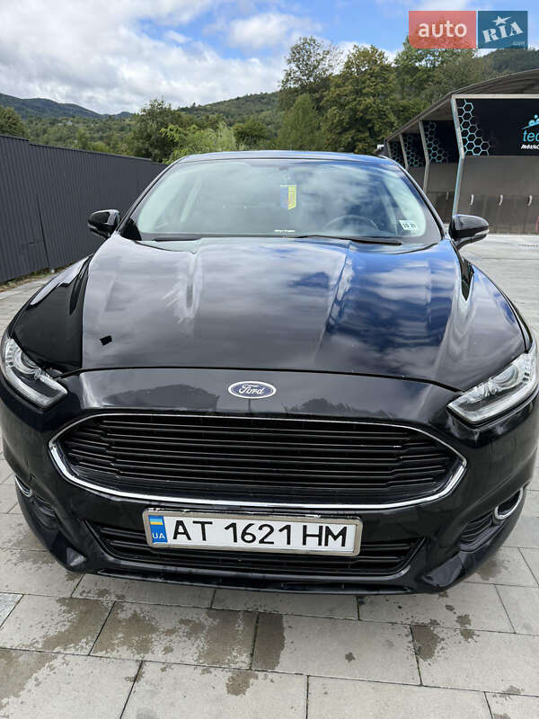 Седан Ford Fusion 2016 в Яремче